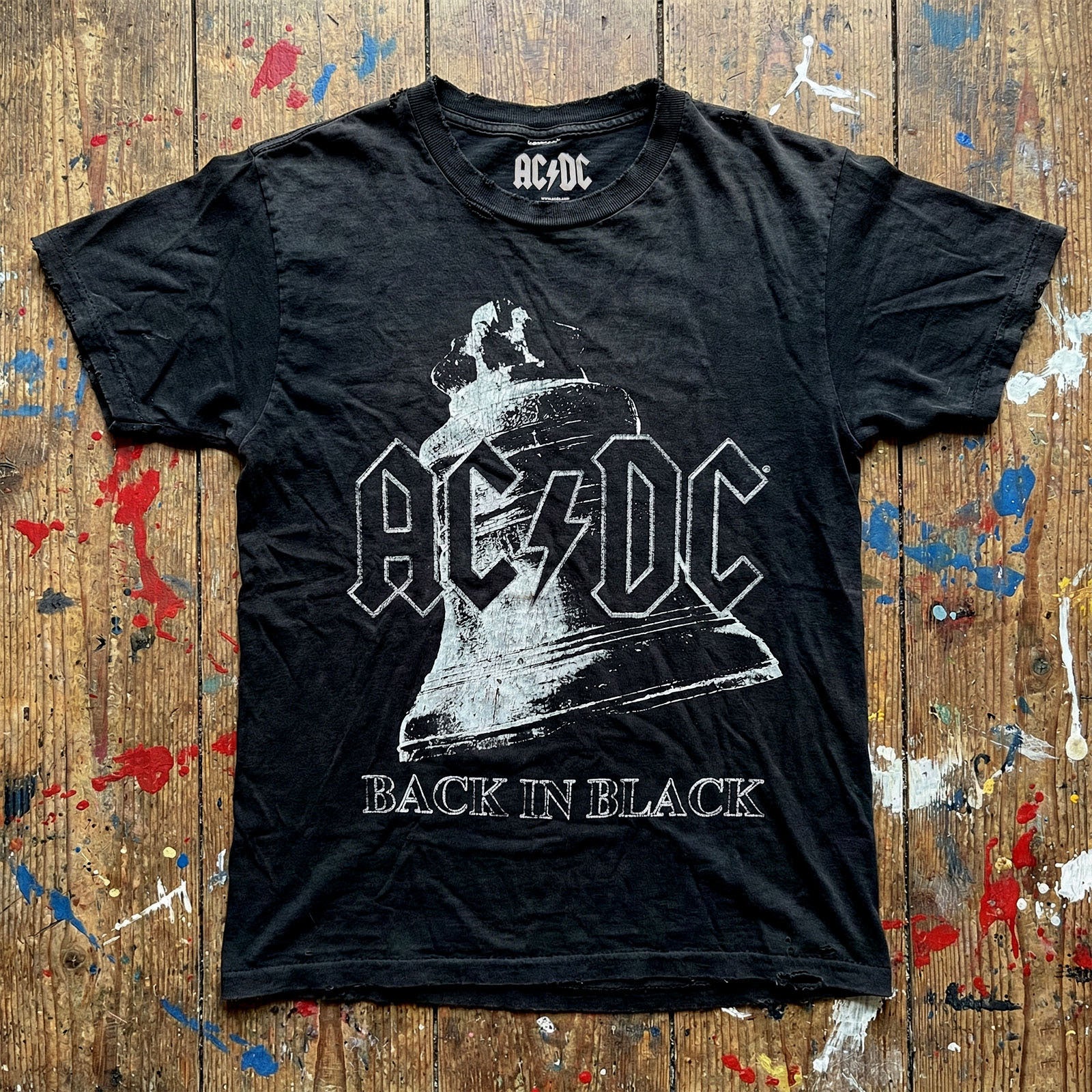 AC/DC Unisex Premium Carbon T-Shirt: Back In Black Bell (Black)