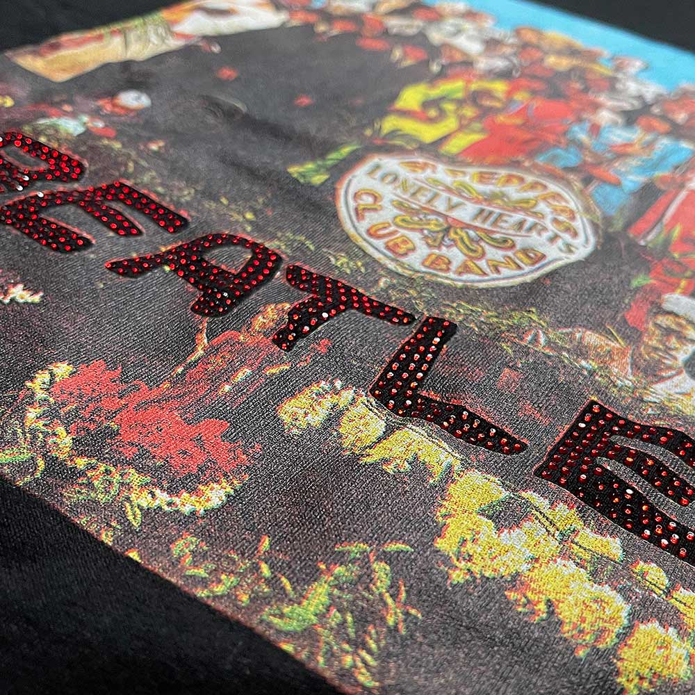 The Beatles Unisex T-Shirt: Sgt Pepper Crystals (Black) (Embellished)
