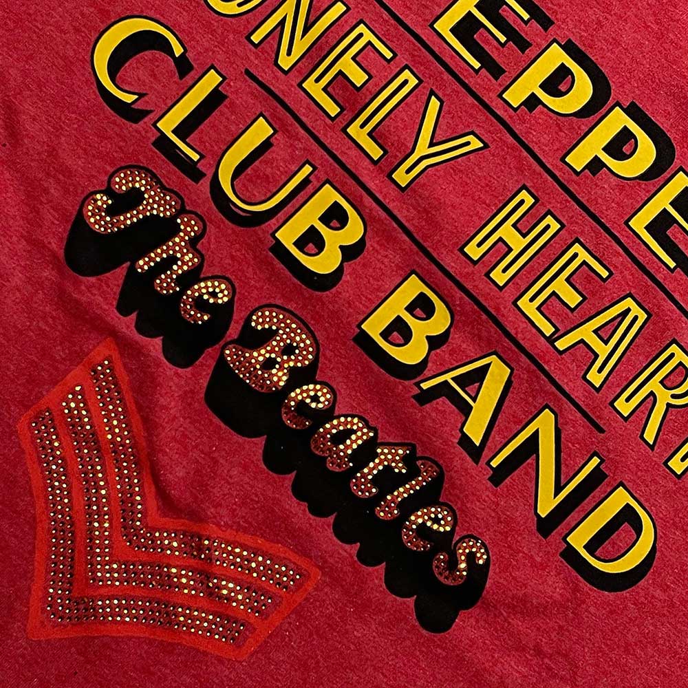 The Beatles Unisex T-Shirt: Sgt Pepper Stacked Crystals (Red) (Embellished)