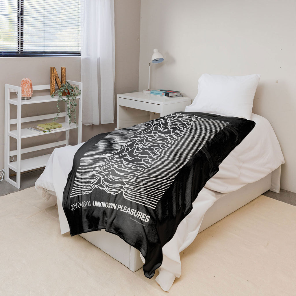 Joy Division Sherpa Fleece Blanket: Unknown Pleasures (Black)