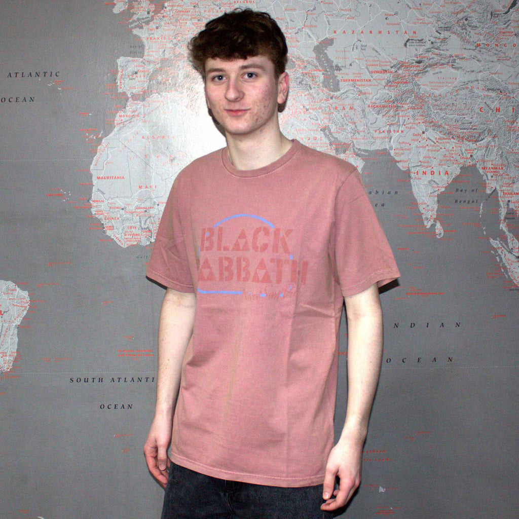 Black Sabbath Unisex Stone Wash T-Shirt: Never Say Die (Kashmir Red) (Back Print)