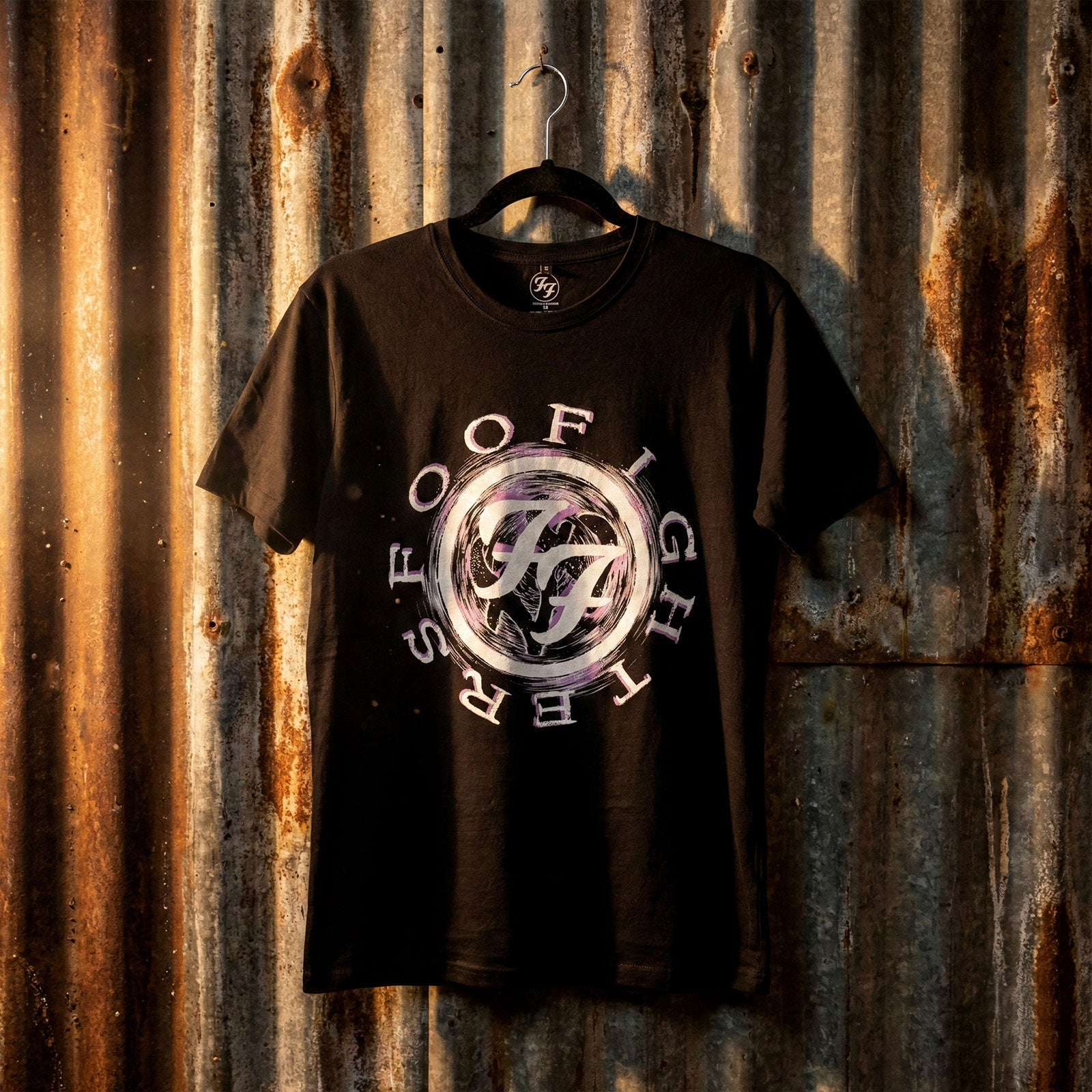 Foo Fighters Unisex Premium Carbon T-Shirt: Wheel Logo Shadow (Black)