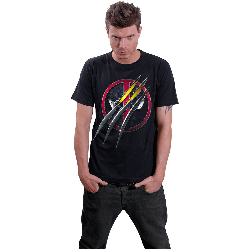 Marvel Comics Unisex T-Shirt: Deadpool Slashed (Black)