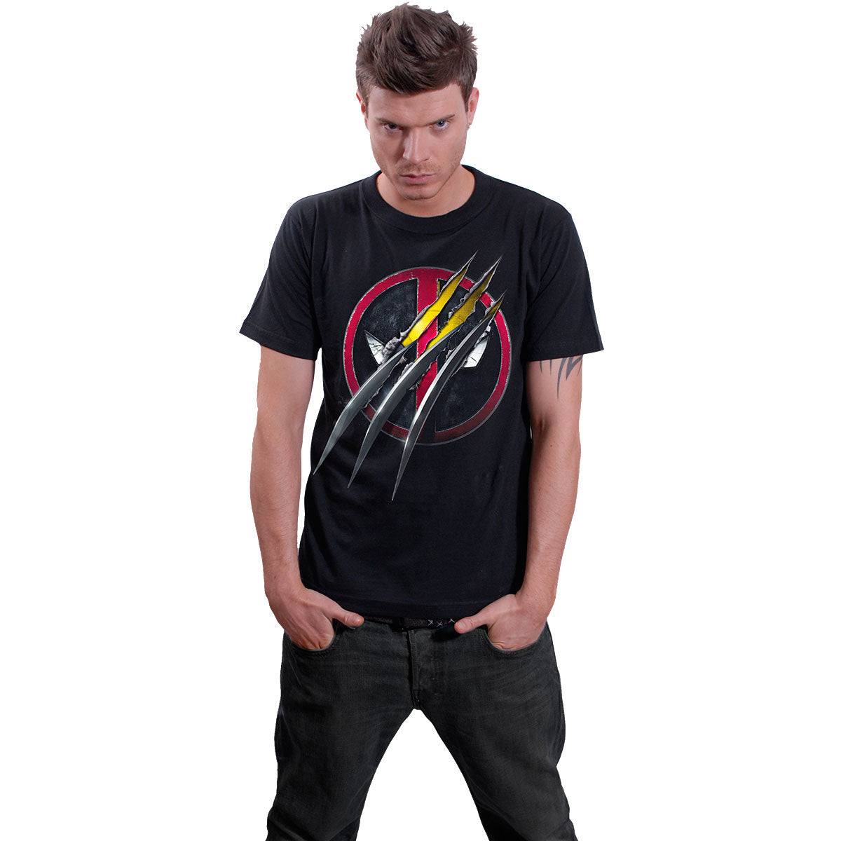Marvel Comics Unisex T-Shirt: Deadpool Slashed (Black)