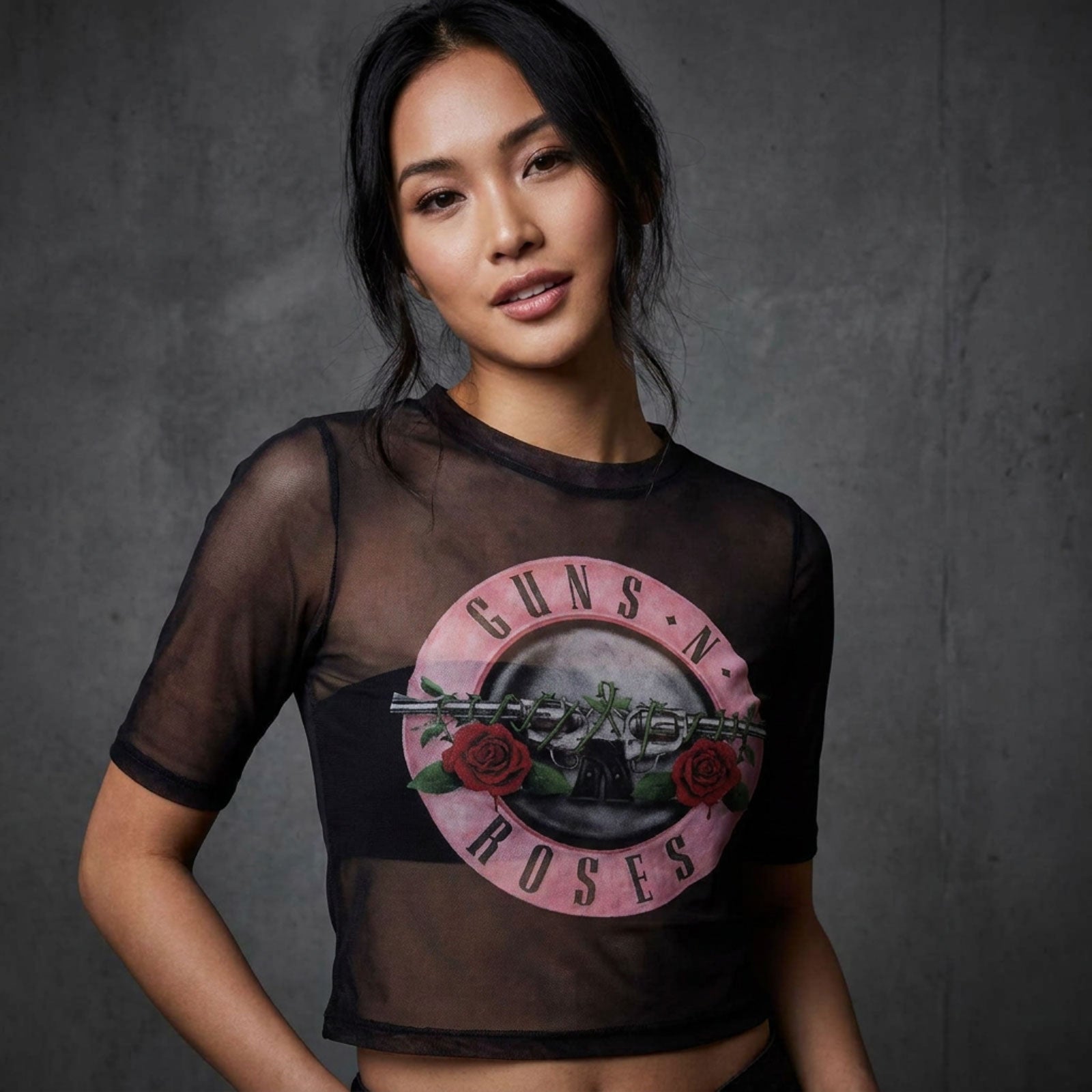 Guns N' Roses Ladies Mesh Crop Top: Pink Tint Bullet Logo (Black)