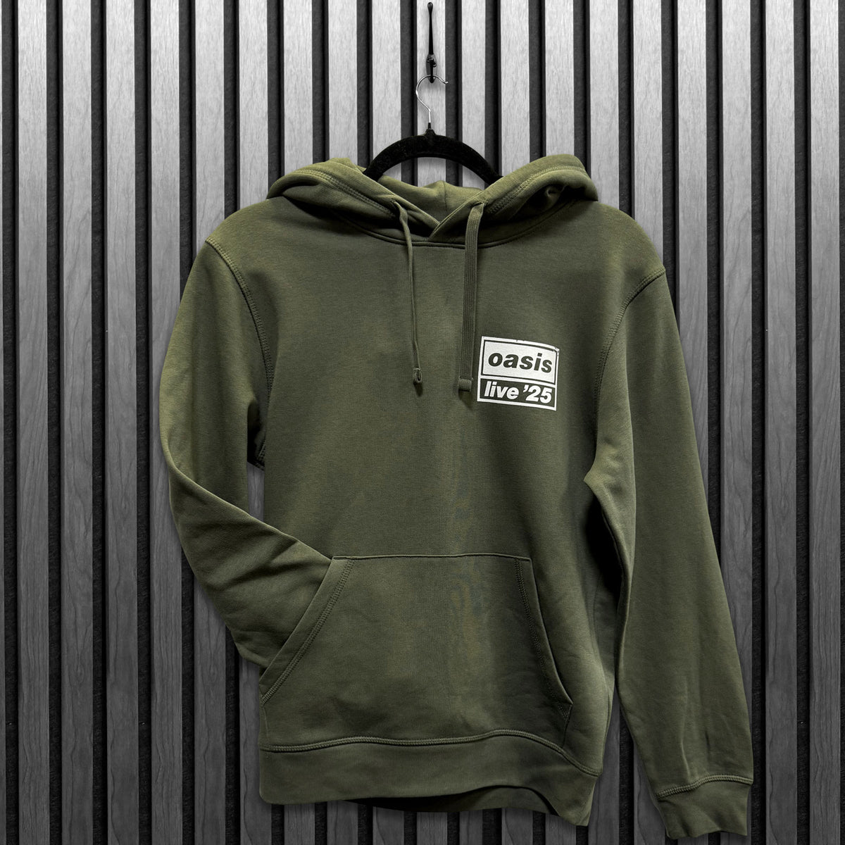 Oasis Unisex Pullover Hoodie: Live '25 Distressed Lockup Pocket (Khaki) (Ex-Tour)