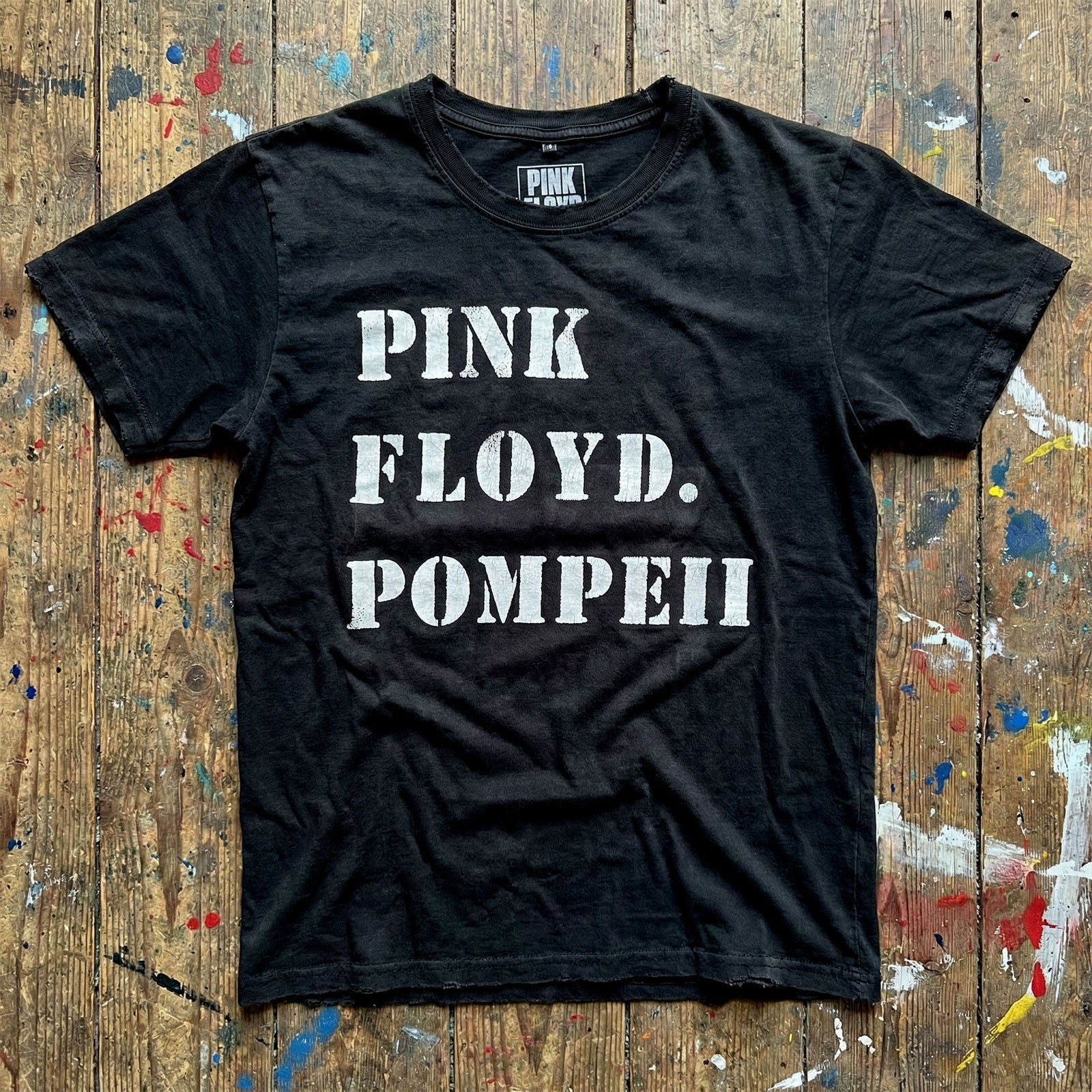 Pink Floyd Unisex Premium Carbon T-Shirt: Pompeii Stencil (Black)