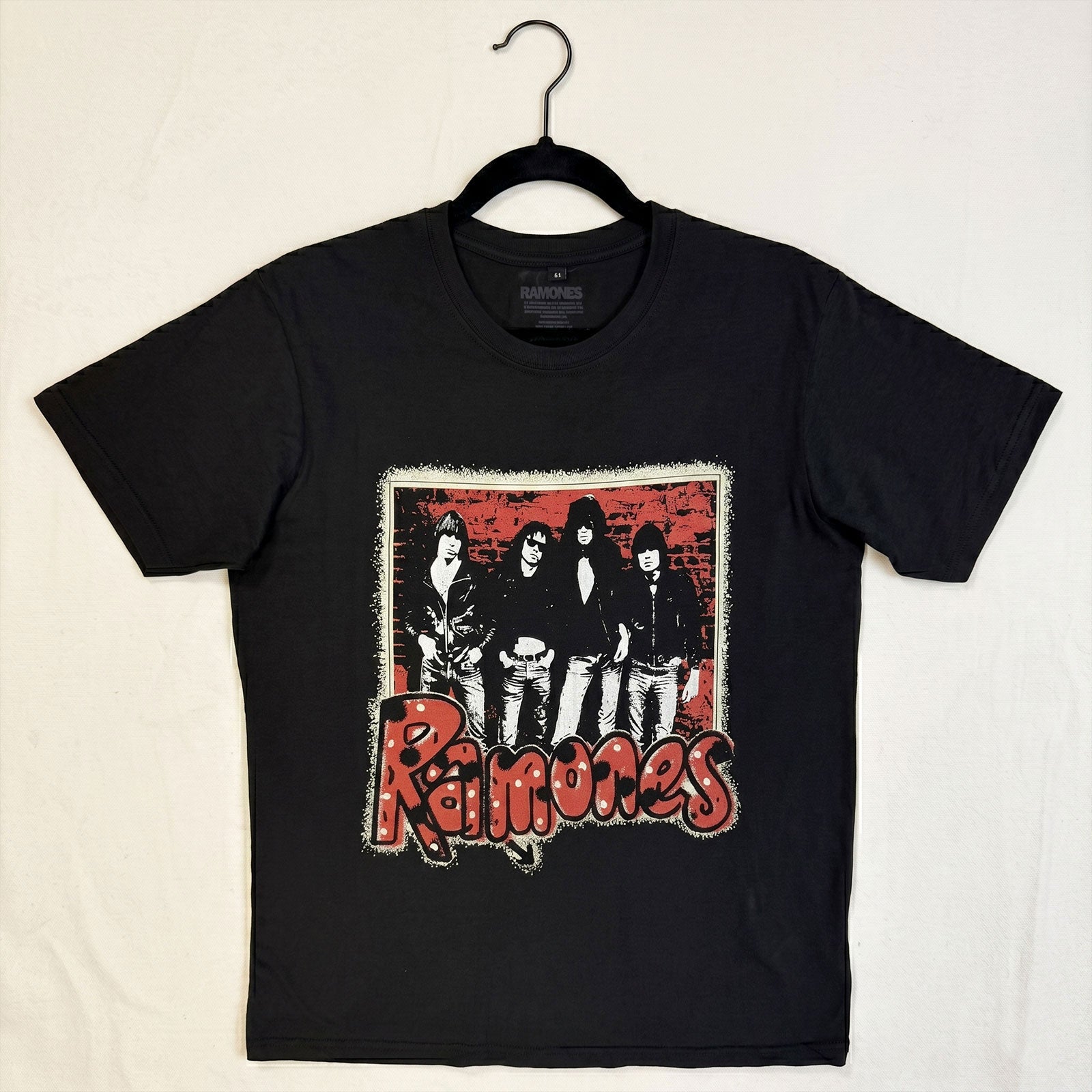 Ramones Unisex Premium Carbon T-Shirt: Graffiti (Black)