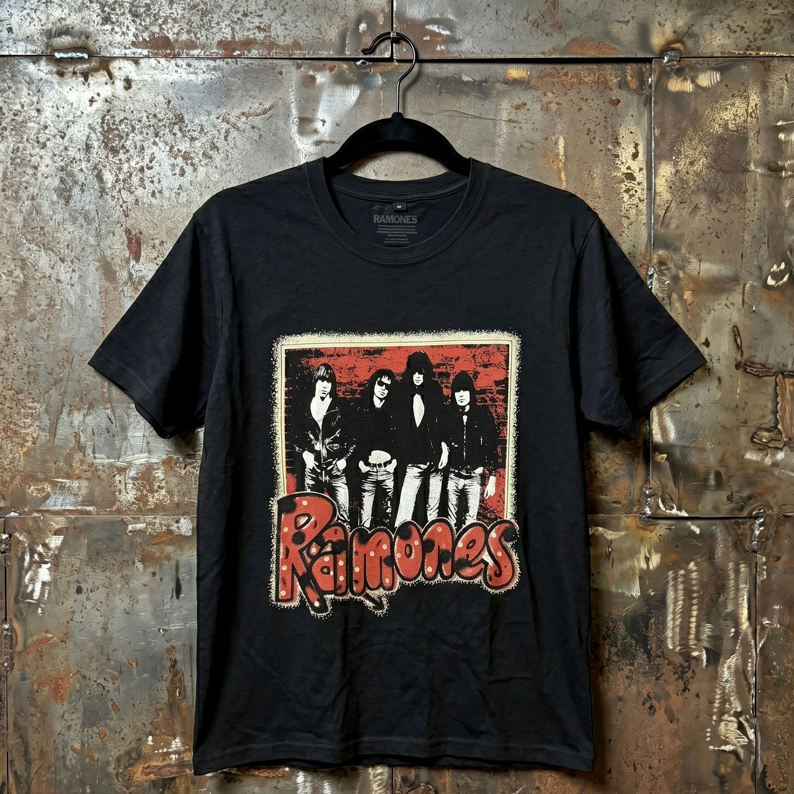 Ramones Unisex Premium Carbon T-Shirt: Graffiti (Black)