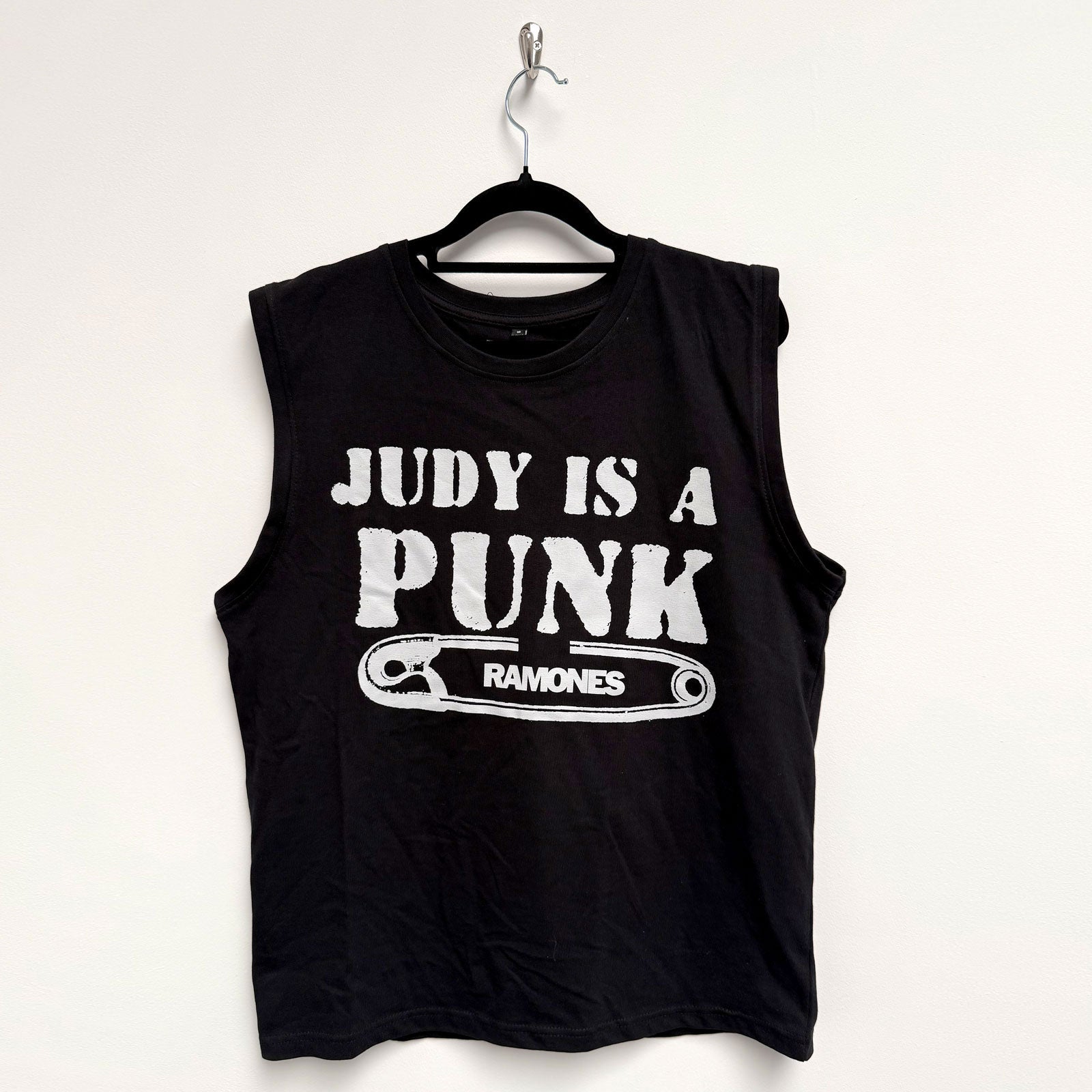 Ramones Unisex Tank T-Shirt: Judy (Black)