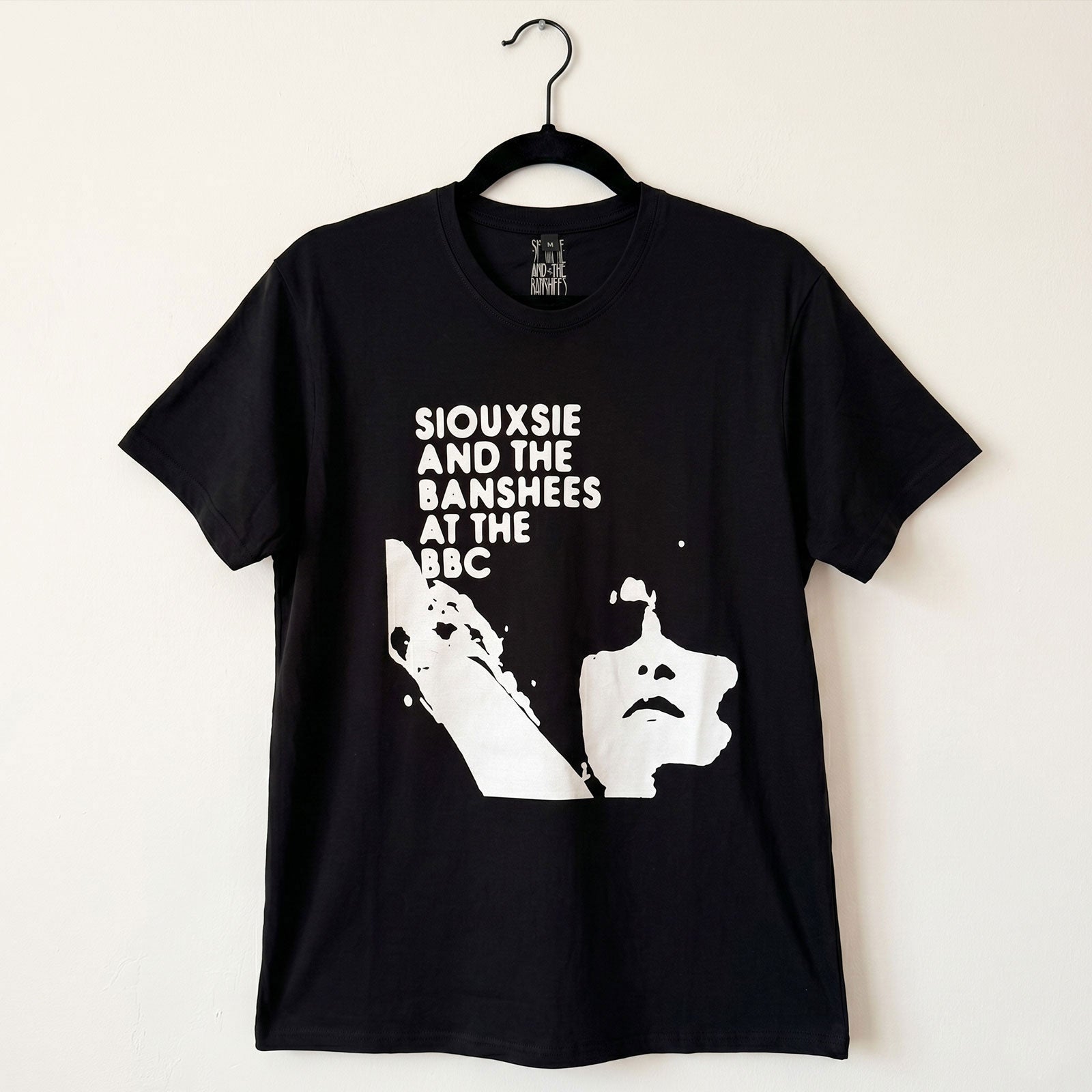 Siouxsie & The Banshees Unisex Premium Carbon T-Shirt: At The BBC (Black)