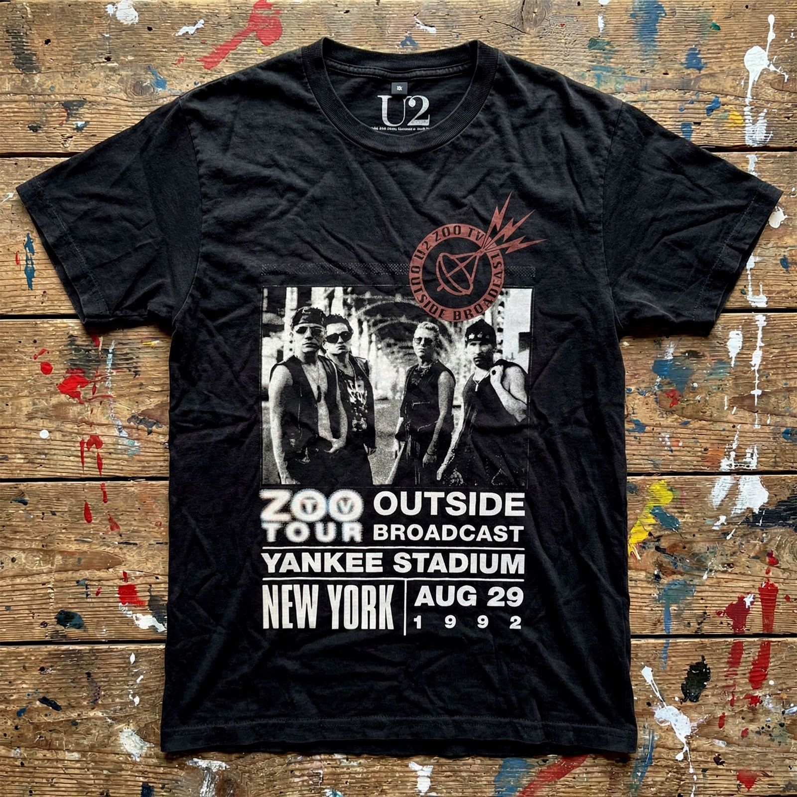 U2 Unisex Premium Carbon T-Shirt: Zoo TV Tour NY Poster 08.29.92 (Black)