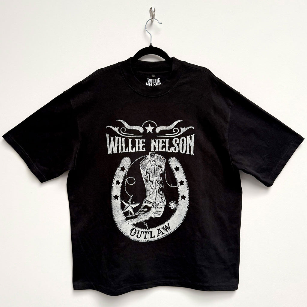 Willie Nelson Unisex Oversized Boxy T-Shirt: Outlaw (Black)